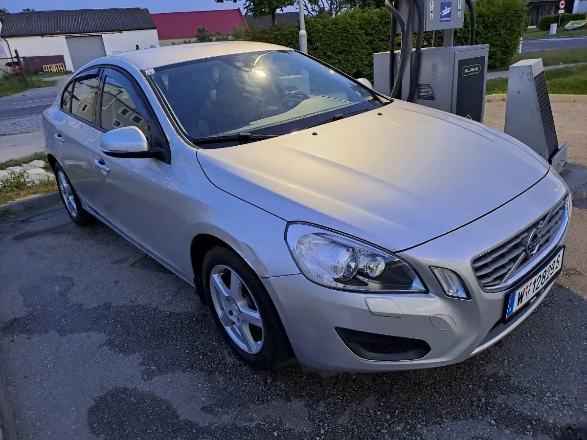 Volvo S60 2013 photo 3