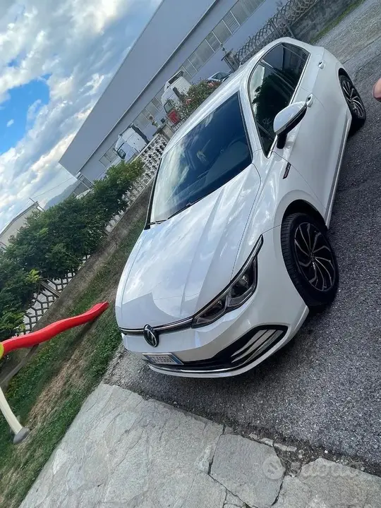 Volkswagen Golf 2021 photo 2
