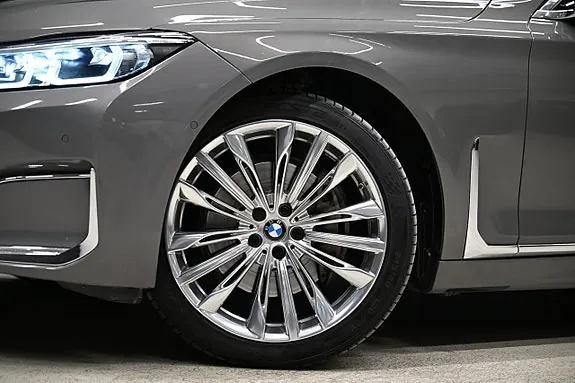 BMW 730D 2020 photo 2