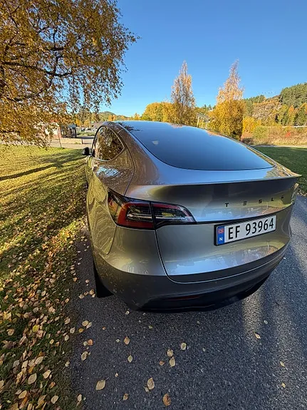 Tesla Model Y 2023 photo 5
