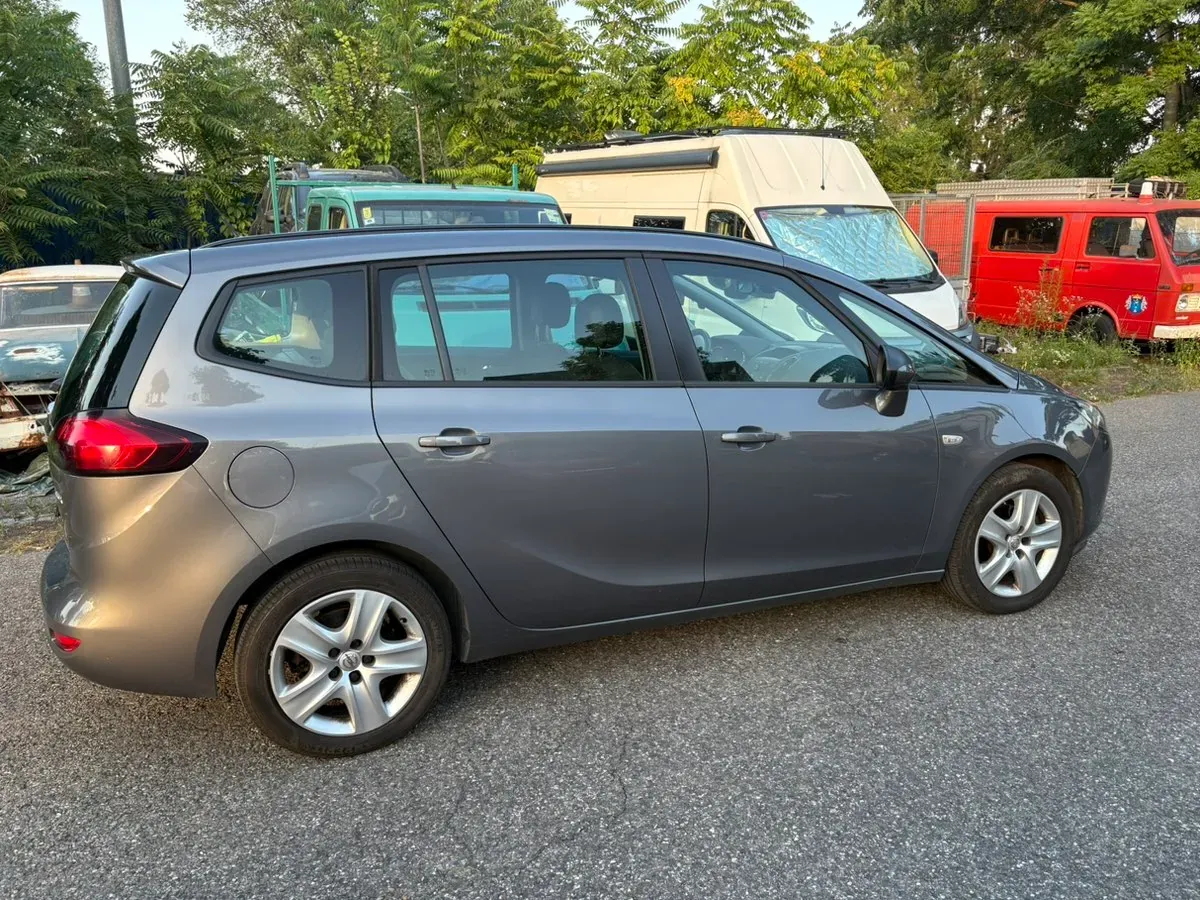 Opel Zafira Tourer 2016 photo 3