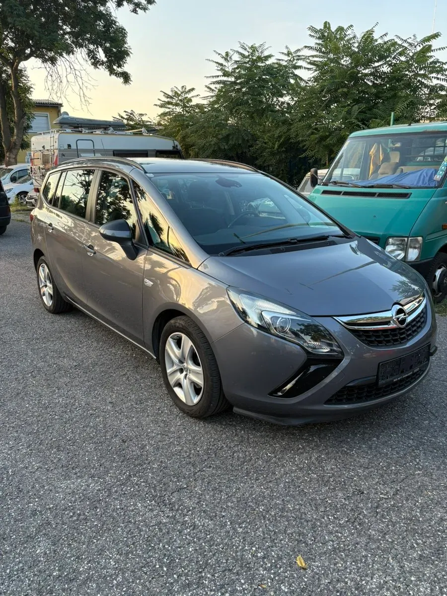 Opel Zafira Tourer 2016 photo 2