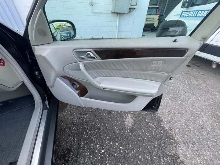 Mercedes-Benz C 320 2002 photo 4