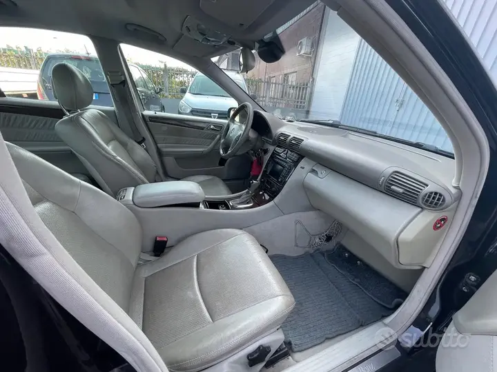 Mercedes-Benz C 320 2002 photo 3