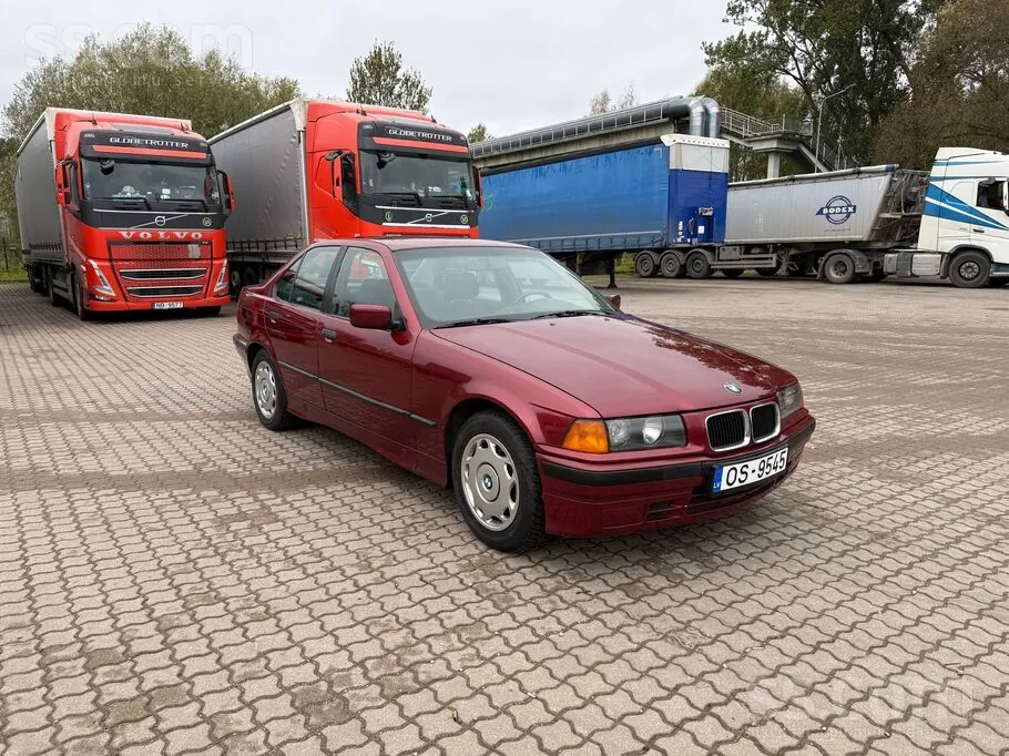 BMW 318I