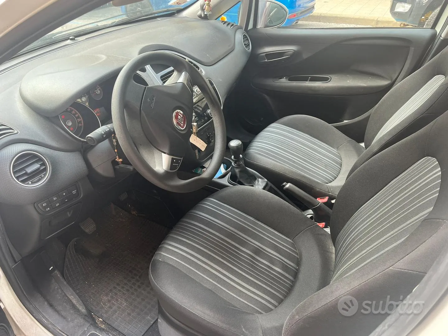 Fiat Punto 2011 photo 5