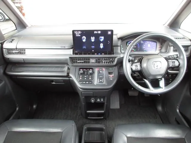Honda Stepwgn 2023 photo 2
