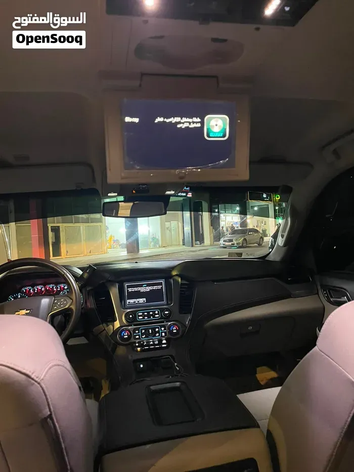 GMC Suburban 2016 photo 4