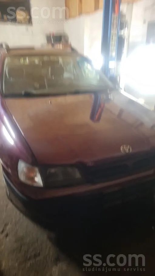 Toyota Carina 1997 photo 3