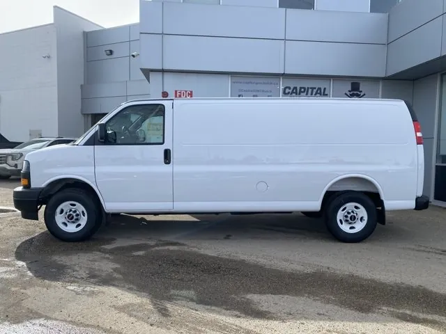 GMC Savana 2026 photo 3