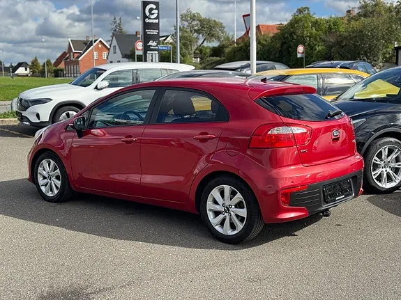 Kia Rio 2015 photo 4
