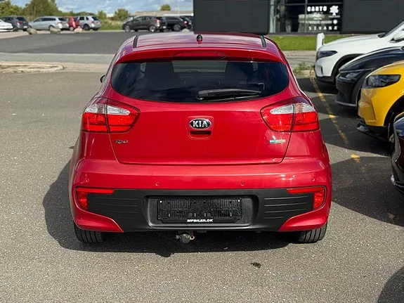Kia Rio 2015 photo 5