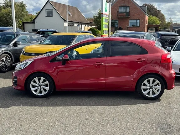 Kia Rio 2015 photo 3
