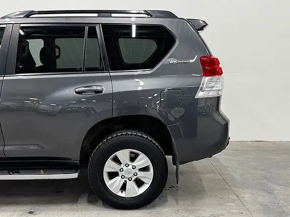 Toyota Land Cruiser 2011 photo 4