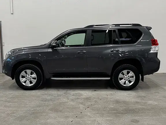 Toyota Land Cruiser 2011 photo 3