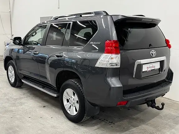 Toyota Land Cruiser 2011 photo 5
