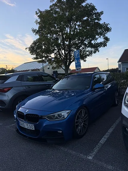 BMW 328I