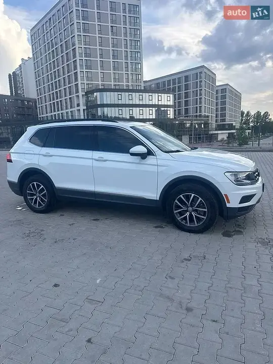 Volkswagen Tiguan 2019 photo 2