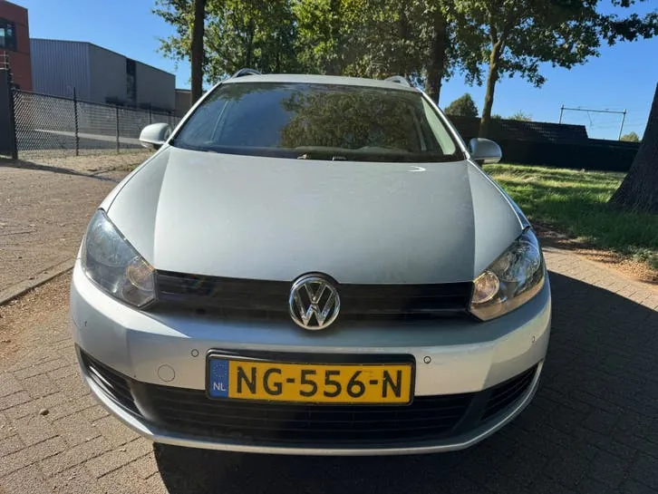 Volkswagen Golf Variant 2010 photo 2
