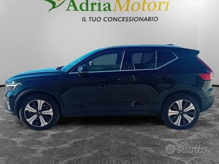 Volvo Xc40 2023 photo 2