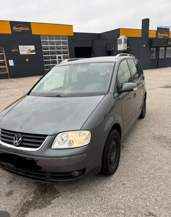 Volkswagen Touran 2008 photo 3