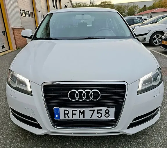 Audi A3 2011 photo 3