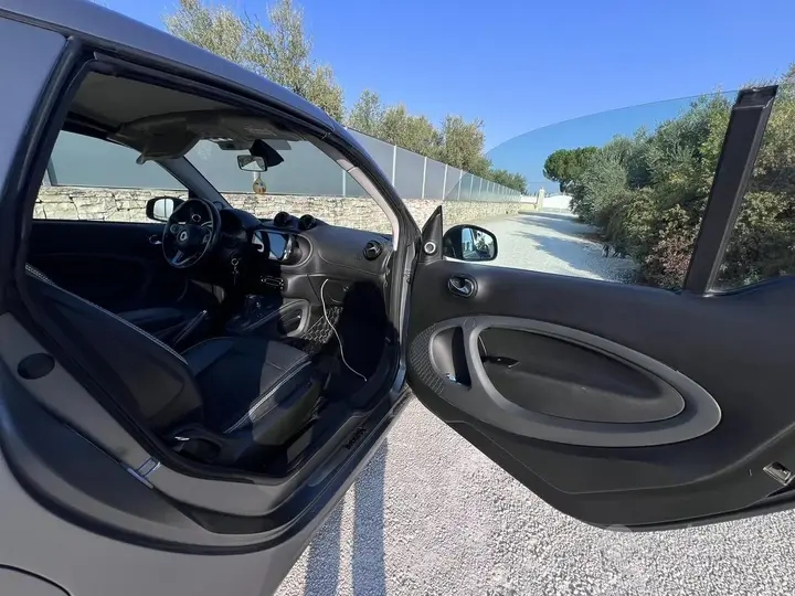Smart Fortwo 2017 photo 2