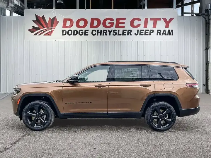 Jeep Grand Cherokee L 2026 photo 2