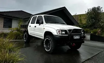 Toyota Hilux 2004 photo 2