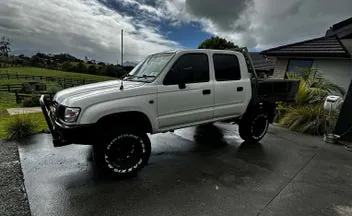 Toyota Hilux 2004 photo 5