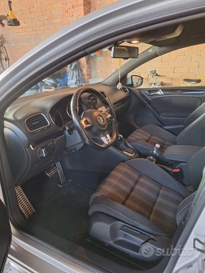 Volkswagen Golf 2011 photo 4