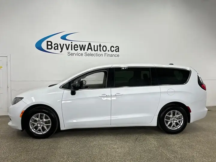 Chrysler Grand Caravan 2024 photo 4