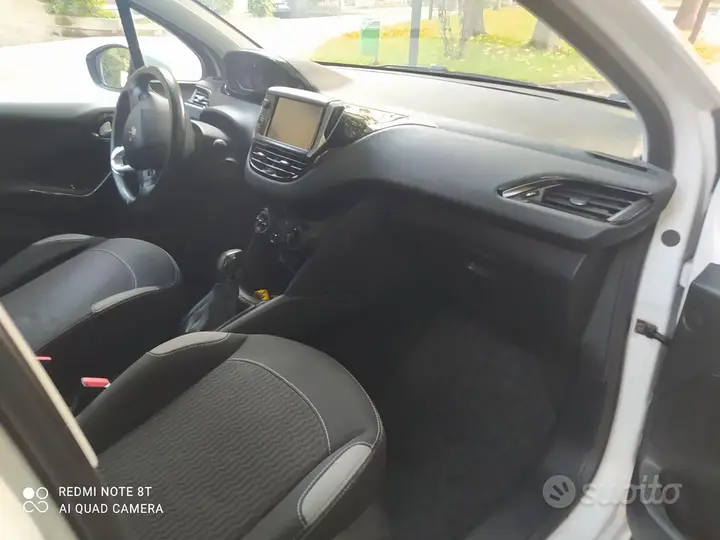 Peugeot 208 2016 photo 2