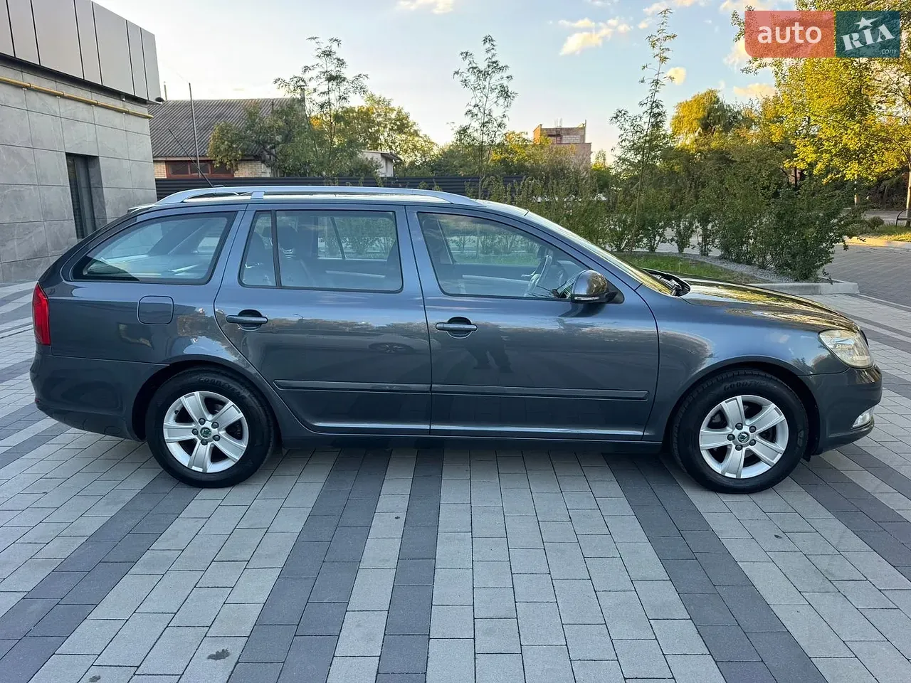 Skoda Octavia 2011 photo 3