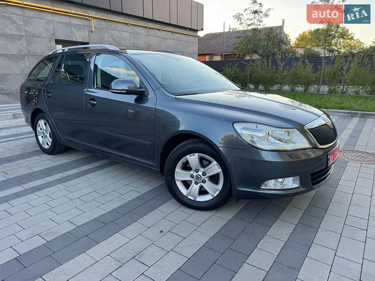 Skoda Octavia 2011 photo 2