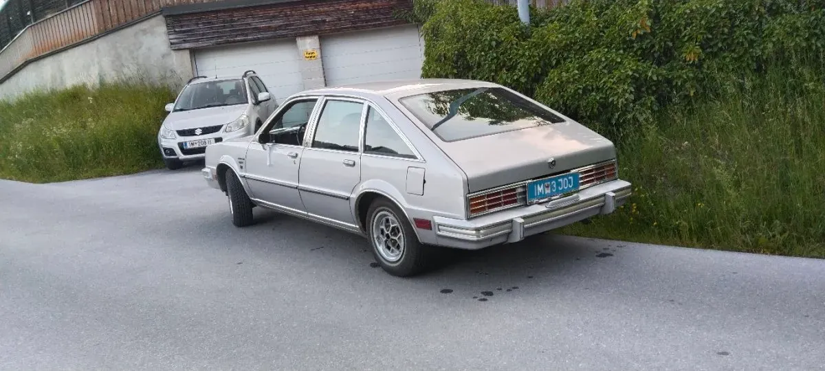 Pontiac Phoenix Lj Hatchback 1982 photo 2