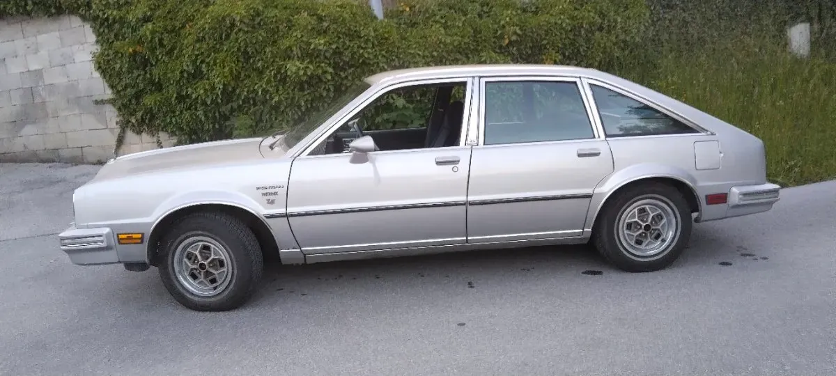 Pontiac Phoenix Lj Hatchback 1982 photo 3