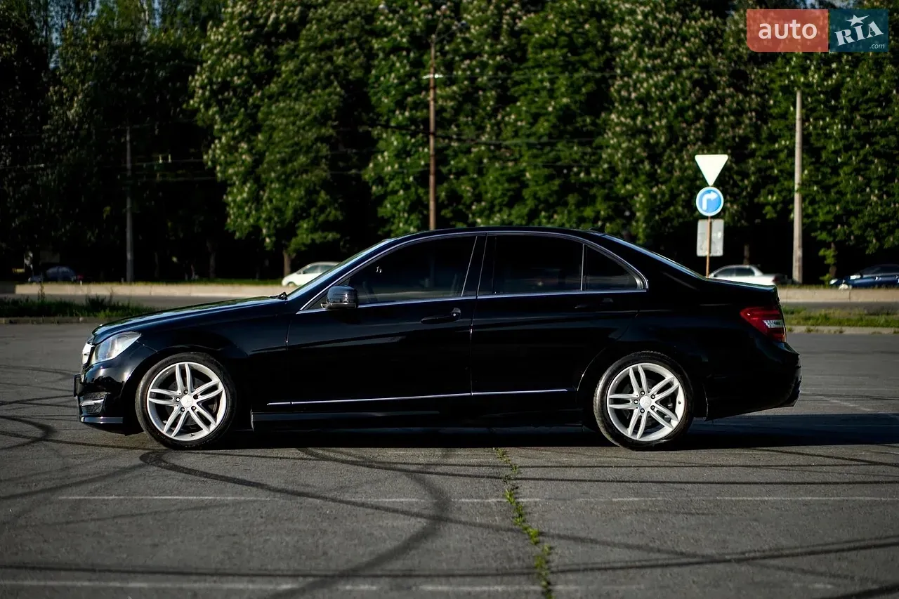 Mercedes-Benz C-Class 2011 photo 4