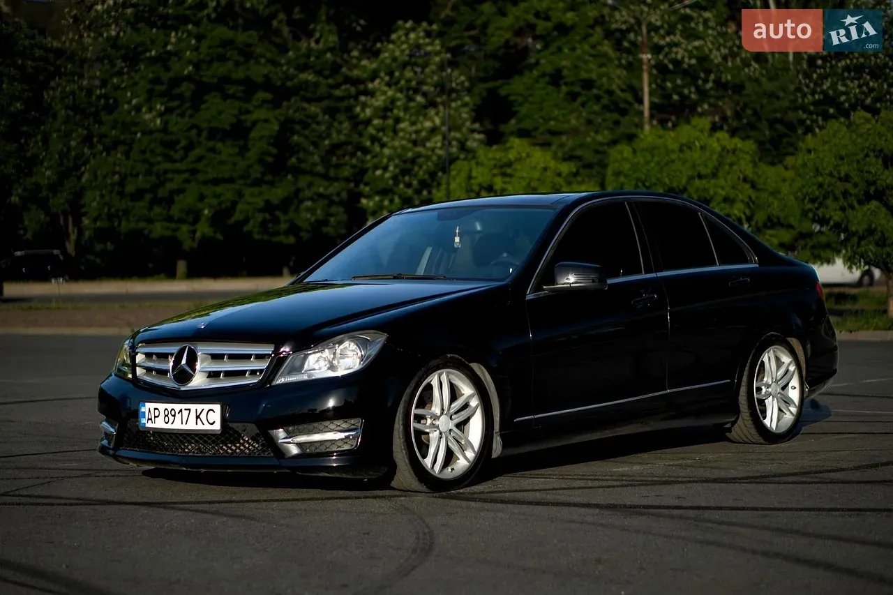 Mercedes-Benz C-Class 2011 photo 2