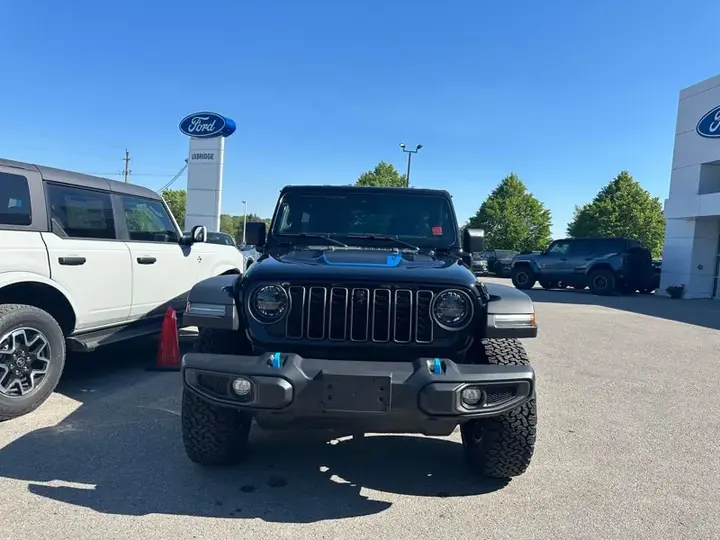 Jeep Wrangler 2024 photo 2
