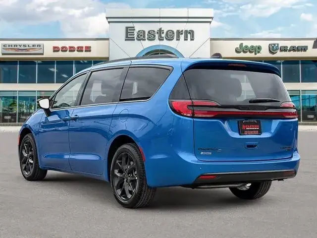 Chrysler Pacifica 2027 photo 4