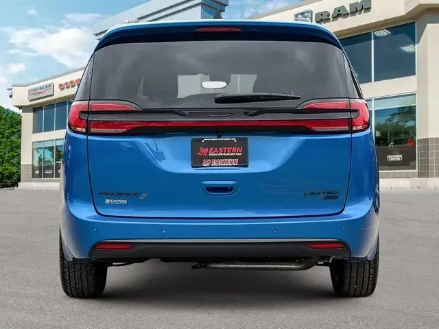 Chrysler Pacifica 2027 photo 5