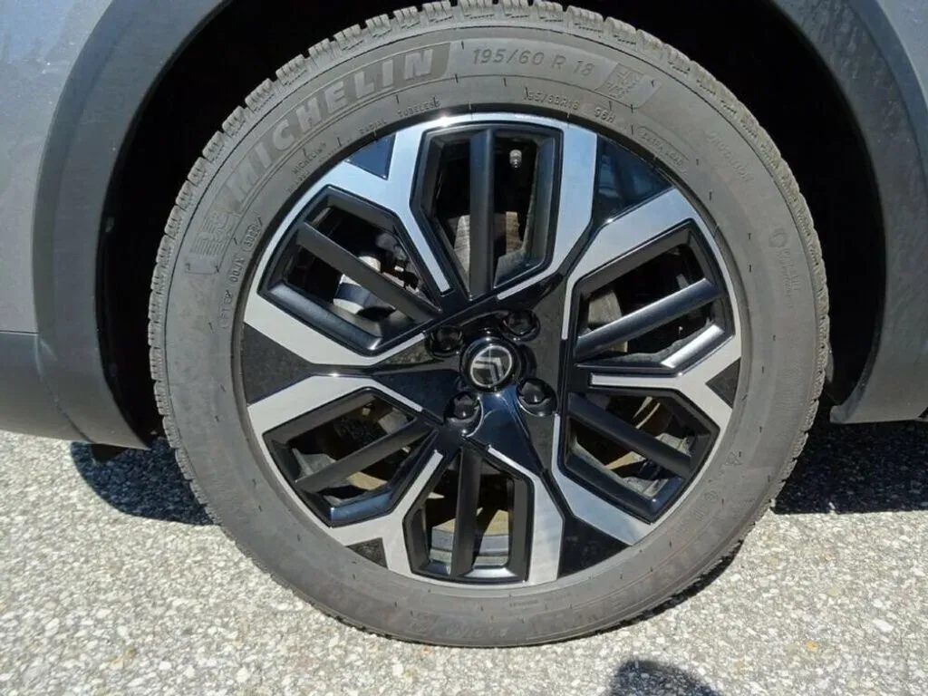 Citroen C4 2025 photo 3