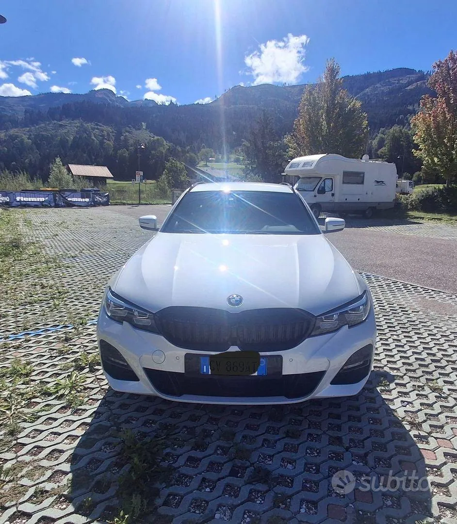 BMW 3 Series 2024 photo 2
