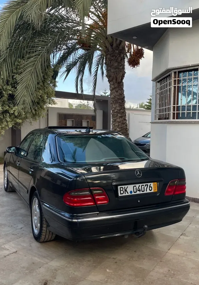 Mercedes-Benz E-Class 2002 photo 4