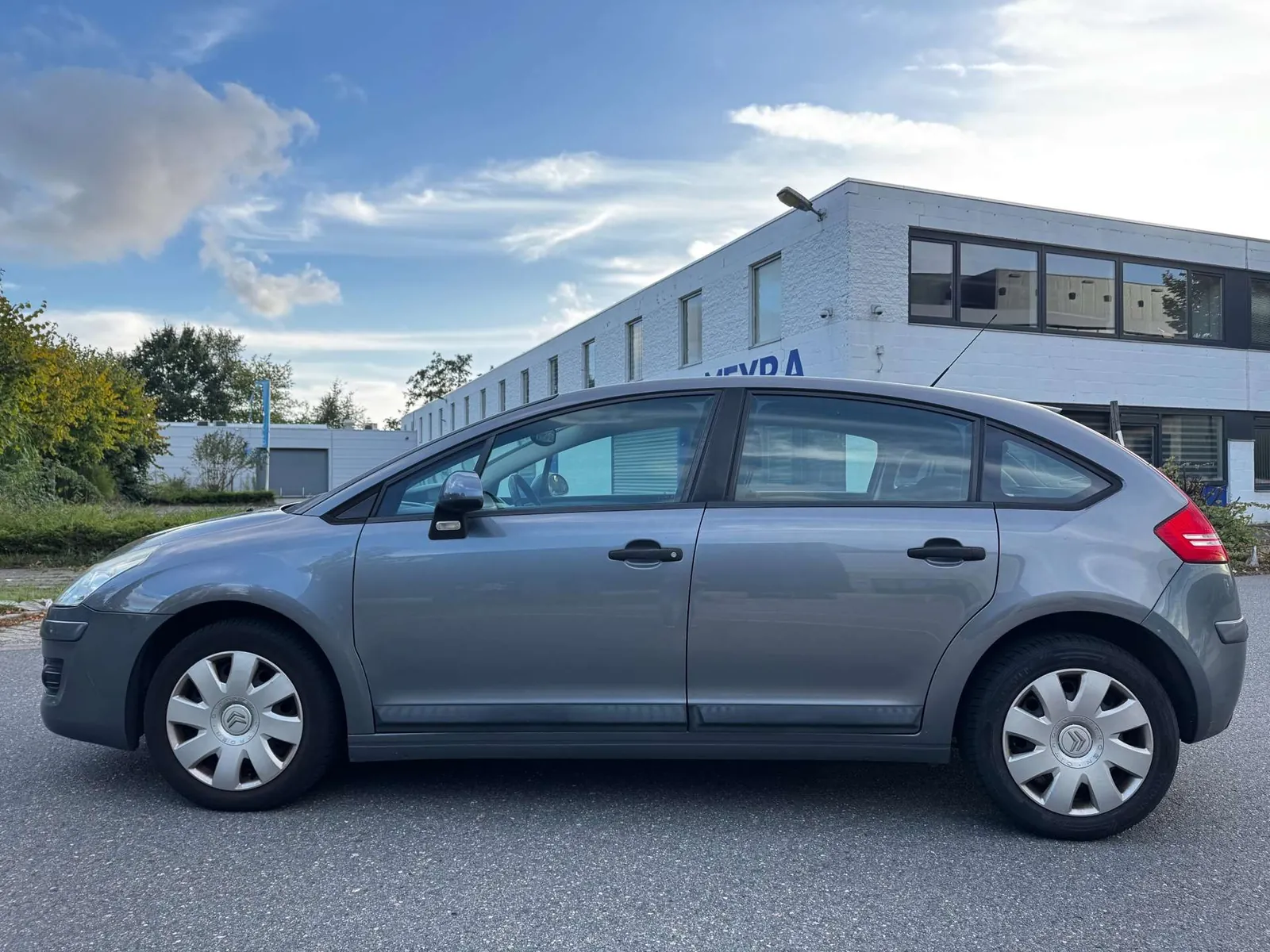 Citroen C4 2009 photo 2
