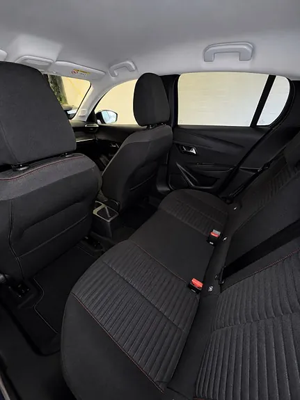 Peugeot 208 2023 photo 4