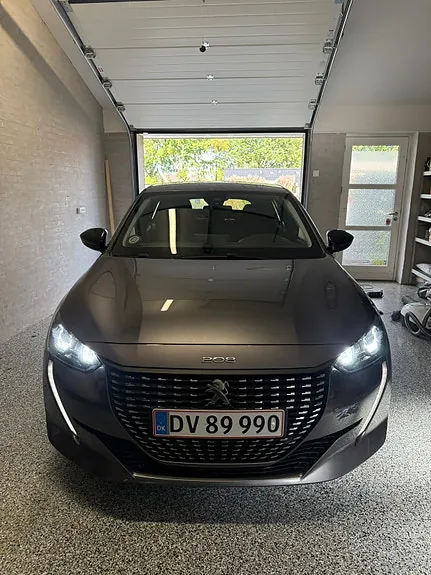 Peugeot 208 2023 photo 2