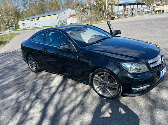 Mercedes-Benz C220 2013 photo 2