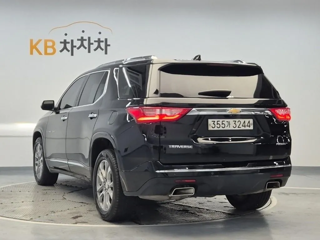 Chevrolet Traverse 2020 photo 2